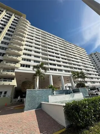 Image 2 - Carriage Club North, 5005 Collins Avenue, Miami Beach, FL 33140, USA - Condo for rent