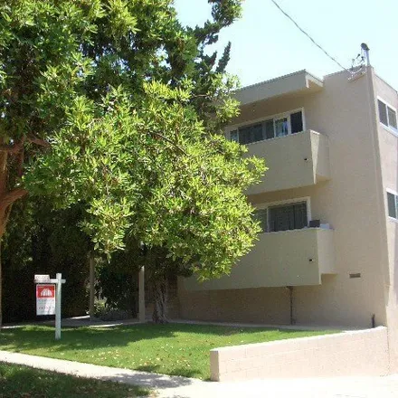 Buy this 19 bed house on 1306 North Wilson Avenue in Pasadena, CA 91104