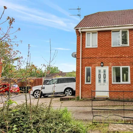 Rent this 1 bed apartment on Wroughton Library in Zoar Close, Wroughton