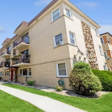 Buy this 2 bed condo on 6249 N Northwest Hwy Apt 2S in Illinois, 60631