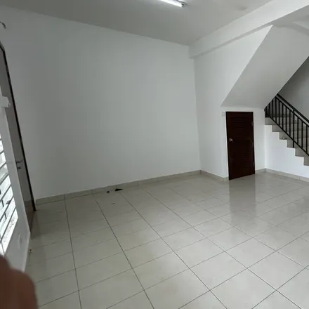 Rent this 4 bed apartment on Jalan Meranti 3/4 in Bandar Hillpark, 42300 Bandar Puncak Alam