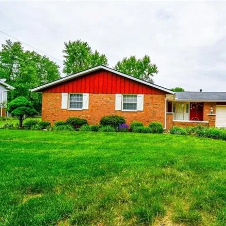 Buy this 3 bed house on 746 Kinsey Road in Xenia, OH 45385