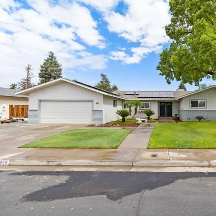 Buy this 3 bed house on 859 Stanford Avenue in Clovis, CA 93611