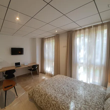 Image 2 - Carrer de Campoamor, 46021 Valencia, Spain - Room for rent