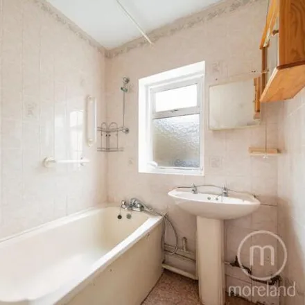 Image 6 - Clitterhouse Crescent, London, NW2 1DB, United Kingdom - House for sale