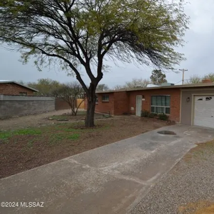 Rent this 3 bed house on Tucson Botanical Gardens in 2150 North Alvernon Way, Tucson