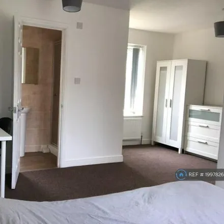 Image 2 - Bonville Gardens, Saint Vincent's, Sheffield, S3 7LA, United Kingdom - House for rent