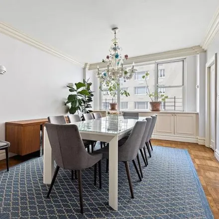 Image 1 - 175 E 62nd St Apt 9d, New York, 10065 - Townhouse for sale