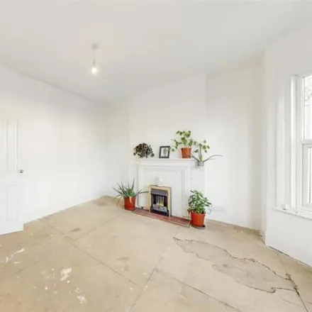 Image 3 - Inman Road, London, NW10 8QH, United Kingdom - Apartment for sale