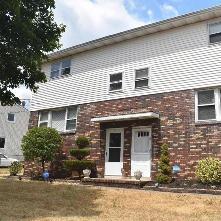 Rent this 3 bed house on 1 Fairview Avenue in Lindenau, Edison