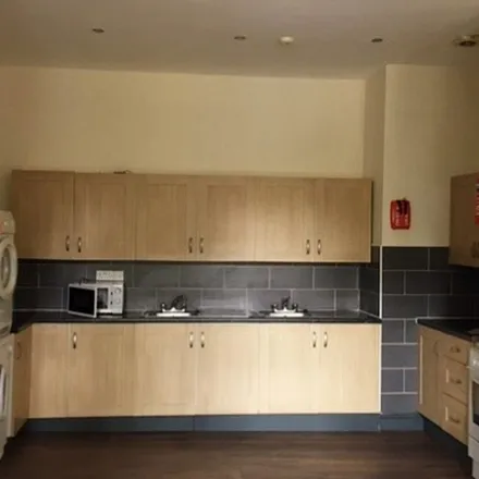 Image 5 - 4 Broomhall Road, Sheffield, S10 2DN, United Kingdom - Apartment for rent