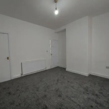 Image 5 - Every Street, Burnley, BB11 4LS, United Kingdom - Townhouse for rent