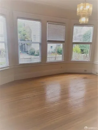 Image 4 - 252 8th Ave, San Francisco, California, 94118 - House for sale