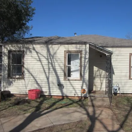Rent this 3 bed house on 3328 South 11th Street in Abilene, TX 79605