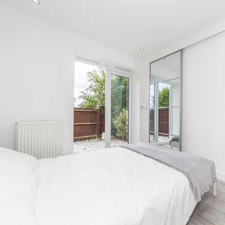 Image 4 - Eskdale Close, London, HA9 8XA, United Kingdom - Room for rent