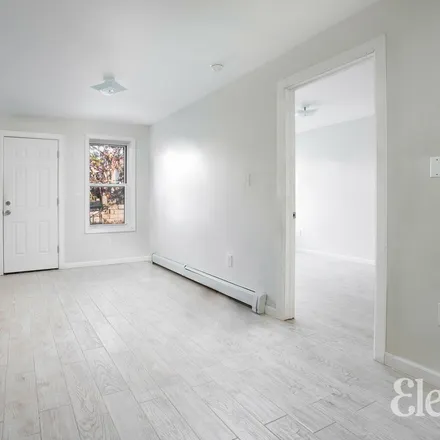 Image 7 - 53-29 Junction Boulevard, New York, NY 11368, USA - Townhouse for rent