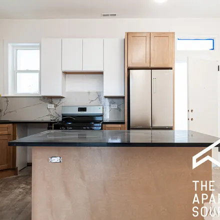 Rent this 3 bed apartment on 1456 N Kedzie Ave