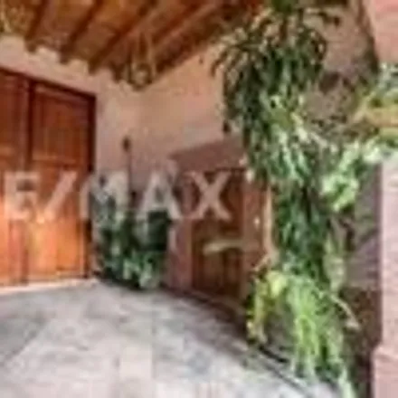 Buy this 4 bed house on Calle Vicente Guerrero 45 in Delegación Centro Histórico, 76000 Querétaro