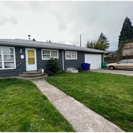 Buy this 4 bed house on 8020 North Saint Johns Avenue in Portland, OR 97203