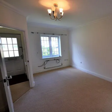 Image 2 - Pembridge Gardens, Stevenage, SG2 8BF, United Kingdom - House for rent