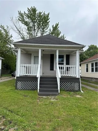 Buy this 2 bed house on 260 East 26th Street in Lorain, OH 44055