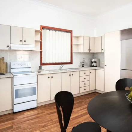 Image 2 - Third Avenue, Port Kembla NSW 2505, Australia - Apartment for rent