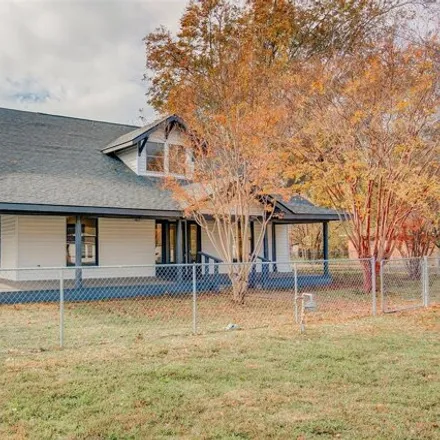 Buy this 5 bed house on 299 West Edwards Street in Savoy, Fannin County