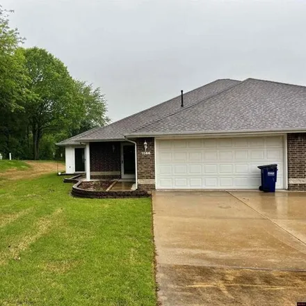 Buy this 3 bed house on 1550 Meadowhill Drive in Mountain Home, AR 72653