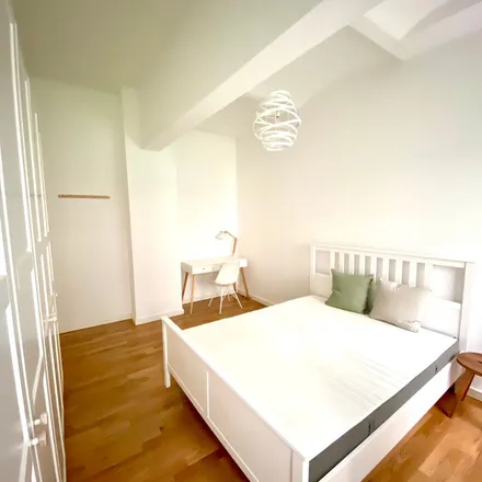 Rent this 2 bed apartment on Neue Schönholzer Straße 26B in 13187 Berlin, Germany