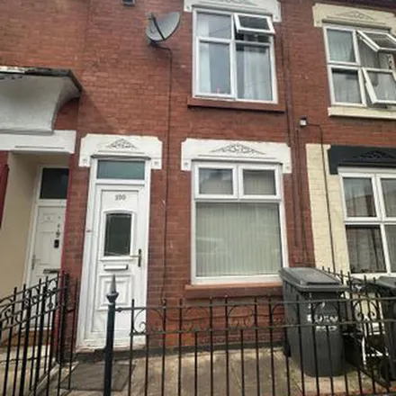 Rent this 3 bed townhouse on Rendell Road in Leicester, LE4 6JD