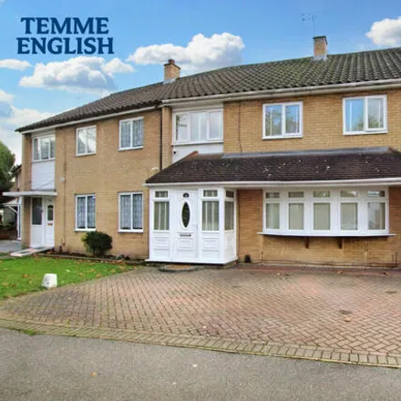 Buy this 4 bed townhouse on Delimands in Basildon, SS15 5BB