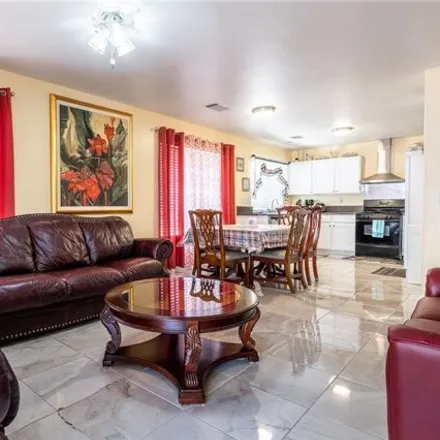 Image 3 - 8314 Lost Lake Court, Spring Valley, NV 89147, USA - House for sale