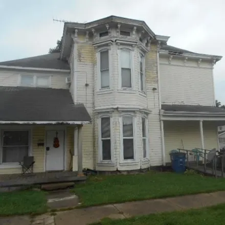 Buy this 5 bed duplex on 100 East 33rd Street in Marion, IN 46953