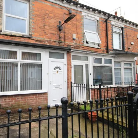 Rent this 2 bed townhouse on 3 Elm Grove in Hull, HU3 6RN