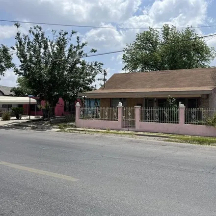 Buy this 3 bed house on Our Lady of Guadalupe Catholic Church in 509 West Garza Street, Del Rio