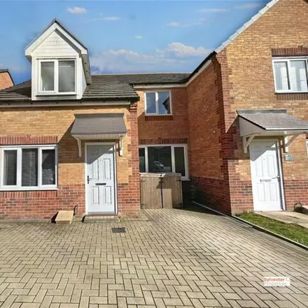 Buy this 3 bed duplex on Gerard Close in New Kyo, DH9 7BY