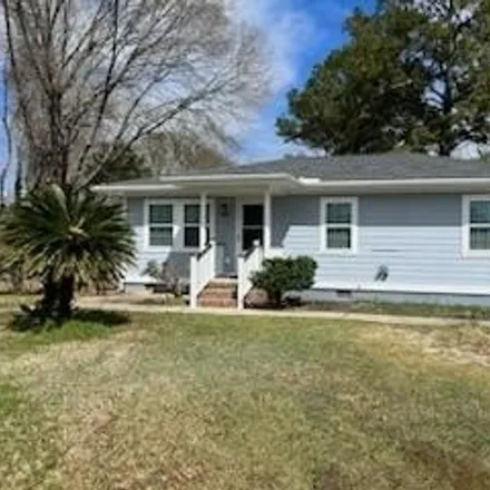 Rent this 3 bed house on 289 Paslay Drive in West Greenview Acres, Goose Creek