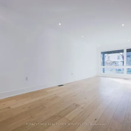Image 7 - 85 Gough Avenue, Old Toronto, ON M4K 1R1, Canada - Apartment for rent