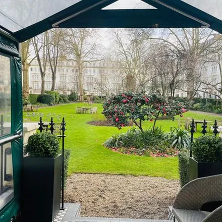 Image 6 - Kensington Gardens Square Garden, Kensington Gardens Square, London, W2 4BB, United Kingdom - Apartment for rent