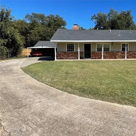 Buy this 3 bed house on 989 London Drive in Anadarko, OK 73005