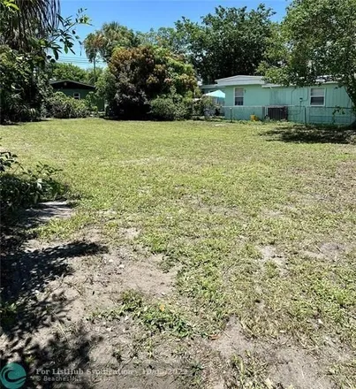 Buy this studio house on 726 Northwest 13th Terrace in Fort Lauderdale, FL 33311