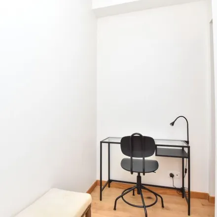 Rent this 18 bed apartment on 12 Rue de Lisbonne in 75008 Paris, France