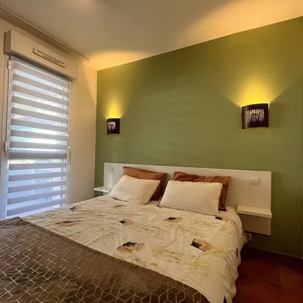 Rent this 3 bed apartment on Saint-Jean-de-Luz in 44 Boulevard Victor Hugo, 64500 Saint-Jean-de-Luz