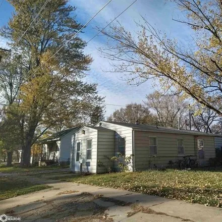 Buy this 2 bed house on 503 West Jackson Avenue in Fairfield, IA 52556