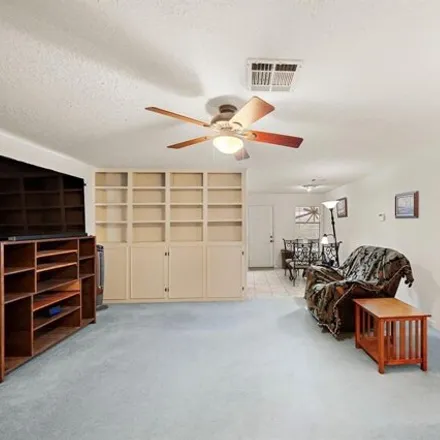 Image 5 - 15170 West Brentwood Street, Harris County, TX 77530, USA - House for sale