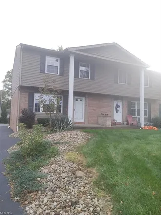 Rent this 3 bed condo on 4145 New Road in Austintown, OH 44515