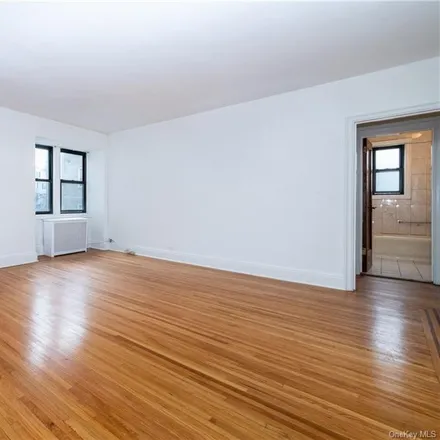 Image 9 - 465 Bronx River Road, City of Yonkers, NY 10704, USA - Condo for sale