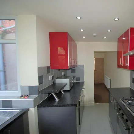 Rent this 3 bed townhouse on 35 Gristhorpe Road in Stirchley, B29 7TD