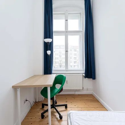 Rent this 6 bed room on Wisbyer Straße 71 in 10439 Berlin, Germany