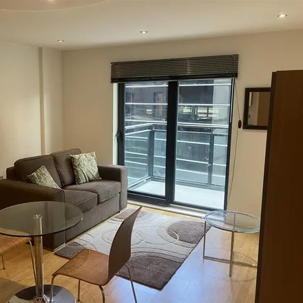 Image 2 - 2 Brewery Wharf, Leeds, LS10 1GX, United Kingdom - Apartment for rent